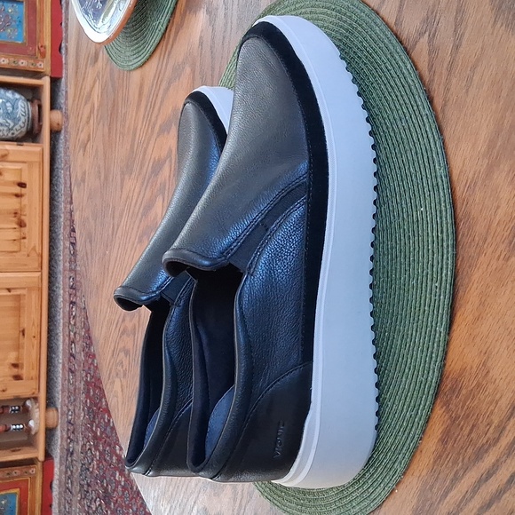 Vionic Black Leather Kearney Slip On Platform Comfort Sneakers Size 11 - Picture 2 of 11